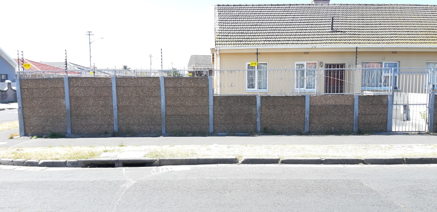To Let 1 Bedroom Property for Rent in Rylands Western Cape